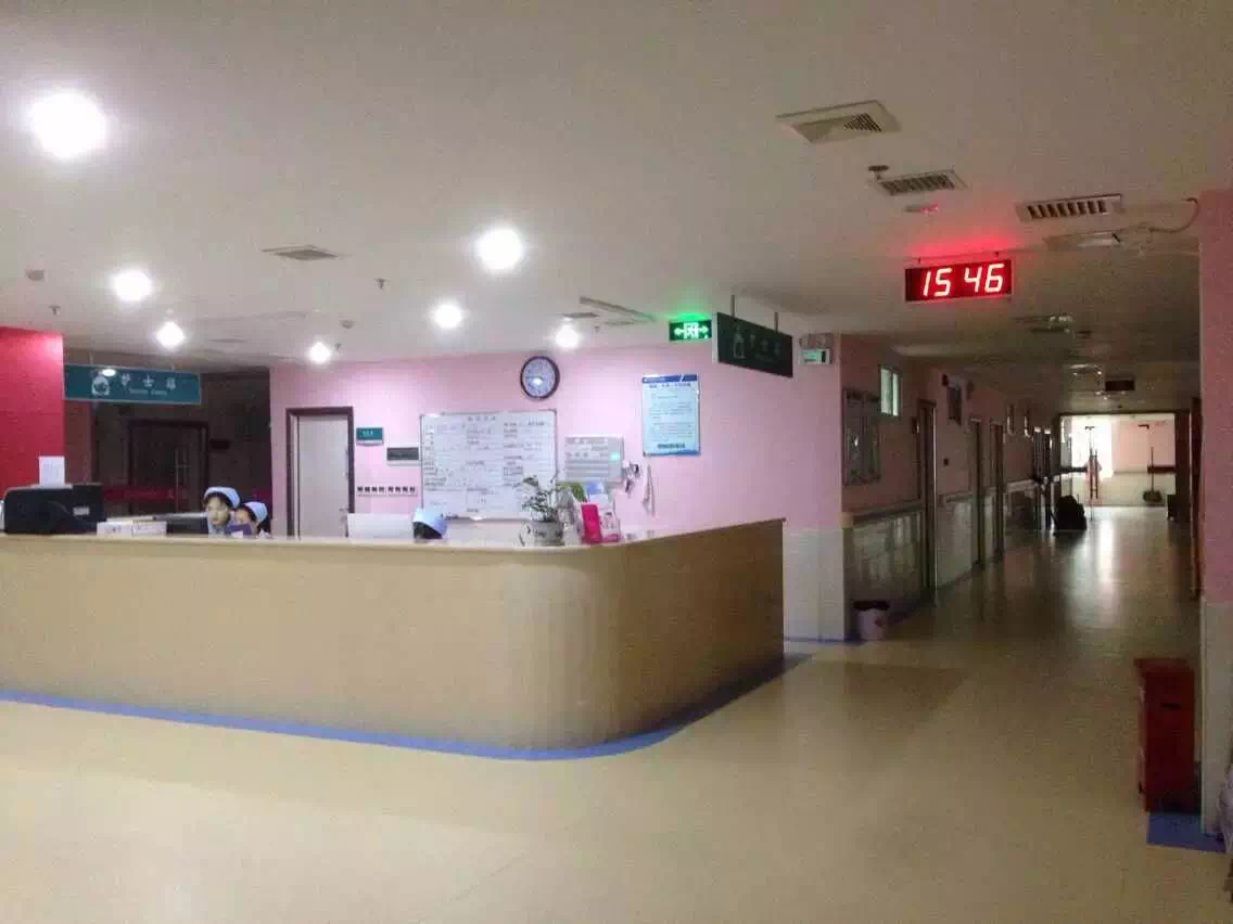 騰方醫(yī)院專用同質透心PVC地板