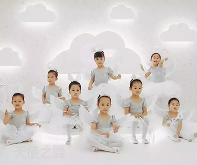 人傻錢多系列？為什么有些人要在木地板上鋪設塑膠地板？